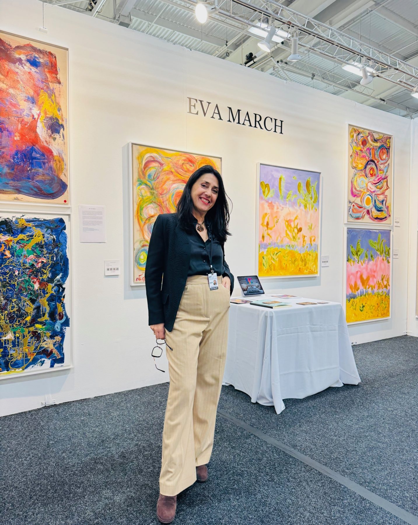 Eva March, studio